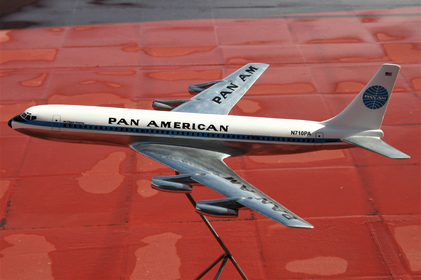 1/72 Pan American Boeing 707 model for sale