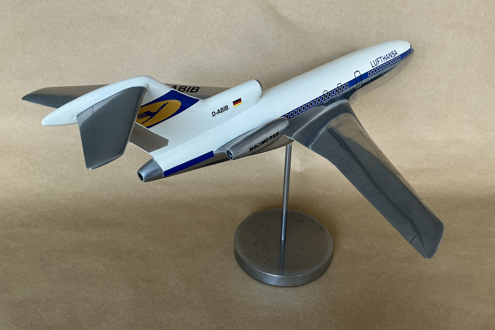 Mecater 1/100 Lufthansa Boeing 727-100 model for sale