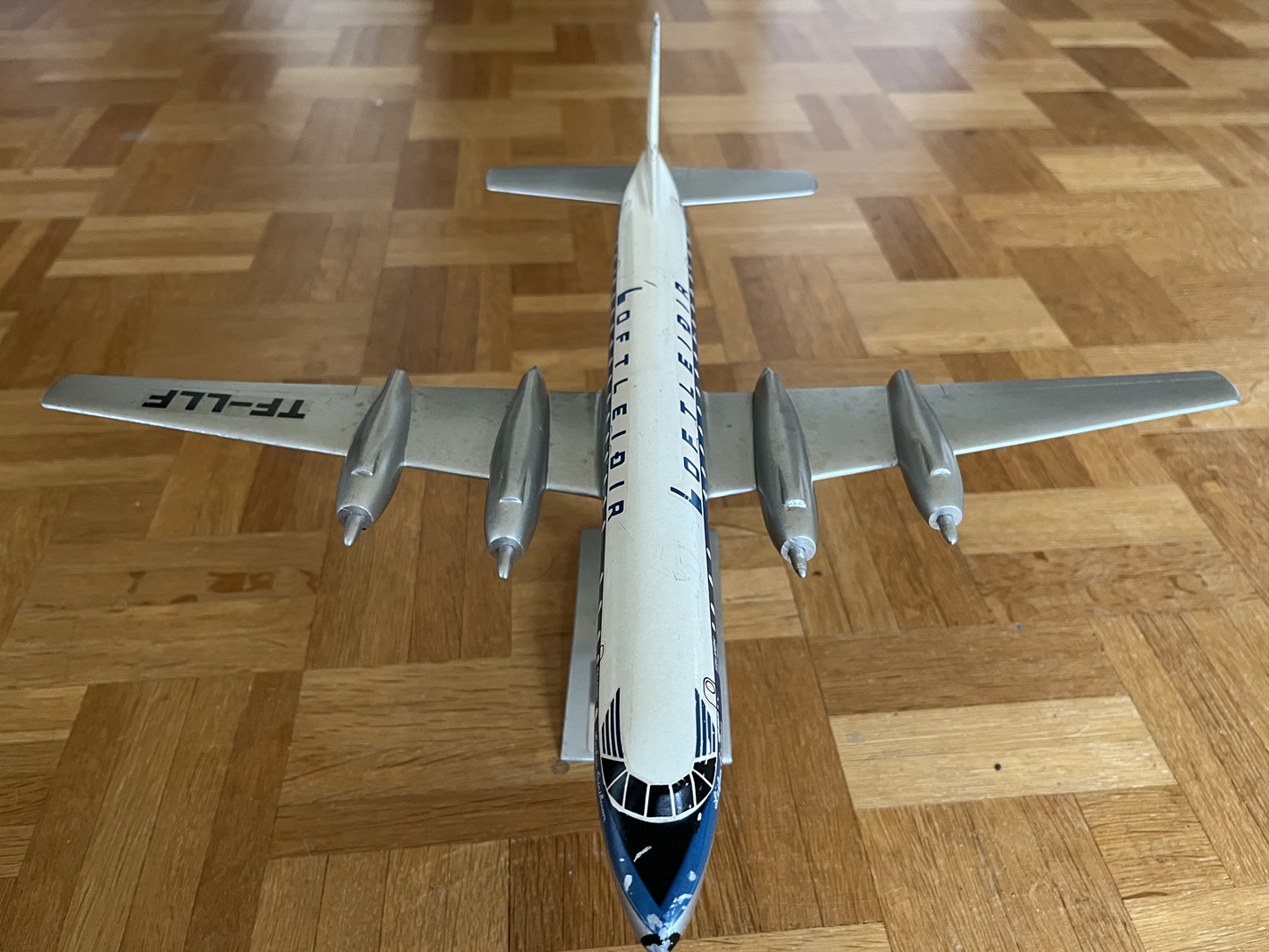 Schaarschmidt 1/100 Loftleidir Canadair CL-44 model for sale