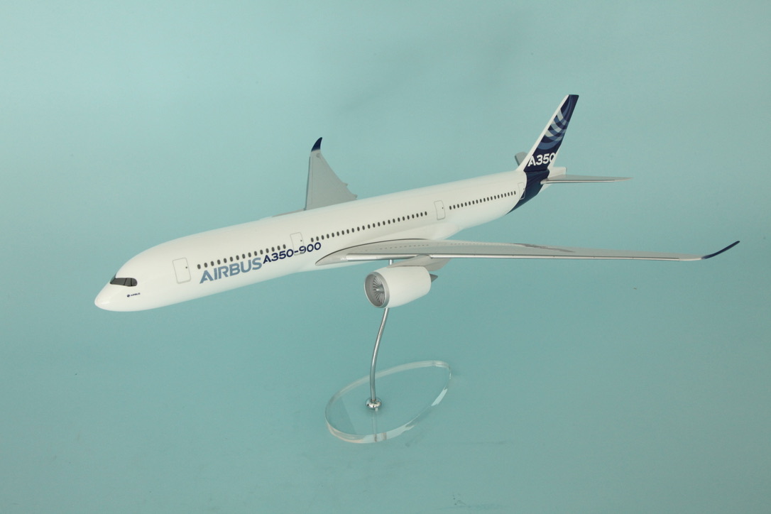 Graphideco 1/100 Airbus A350-900 model for sale