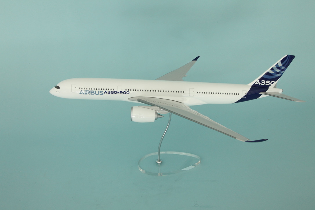 Graphideco 1/100 Airbus A350-900 model for sale