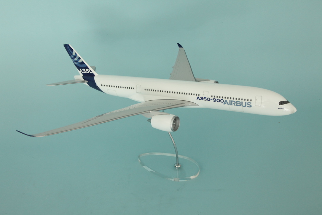 Graphideco 1/100 Airbus A350-900 model for sale