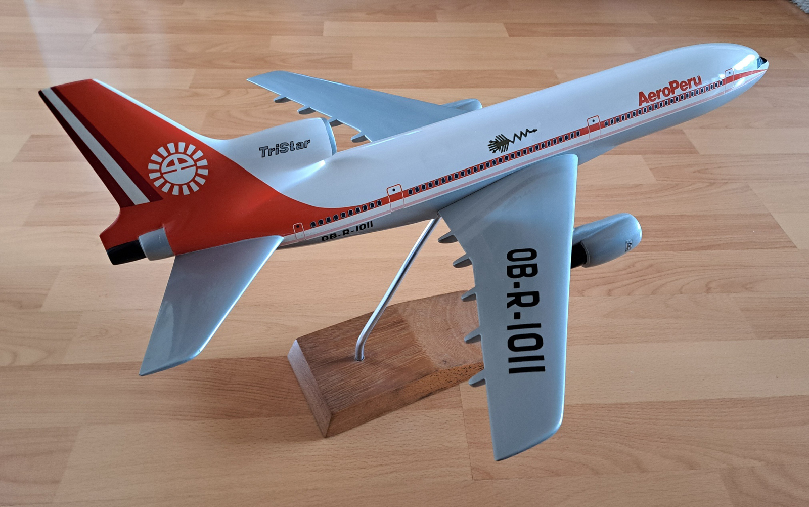 Vogelaar 1/100 Aero Peru Lockheed L-1011 Tristar model for sale