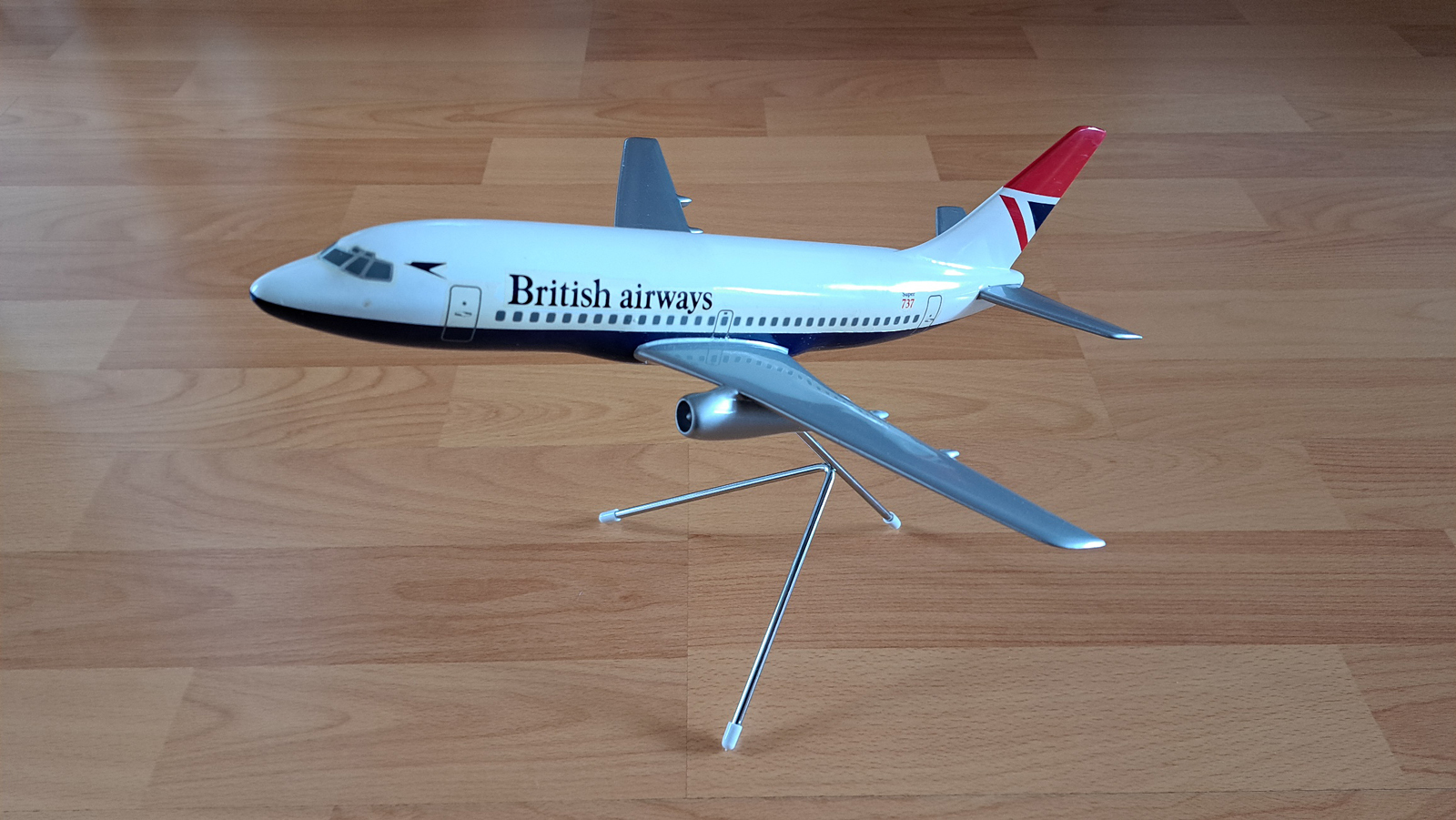 Westways models 1/100 British Airways Boeing 737-200 model for sale