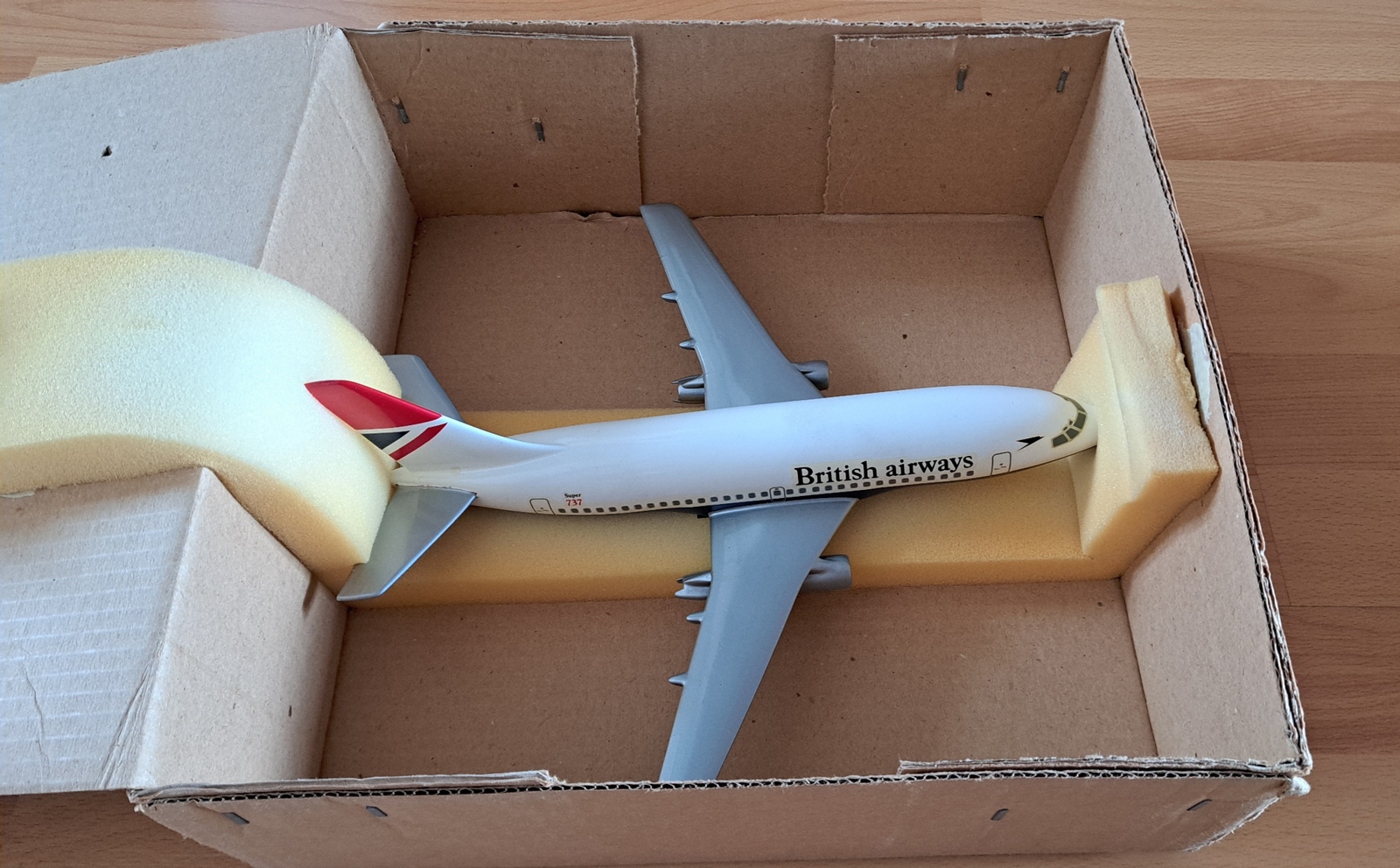 Westways models 1/100 British Airways Boeing 737-200 model for sale