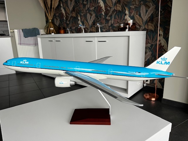 Premium models 1/100 KLM Boeing 777-300ER