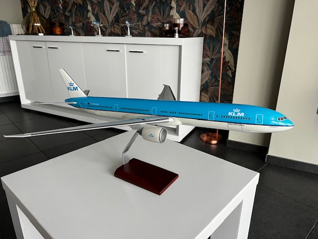 Premium models 1/100 KLM Boeing 777-300ER