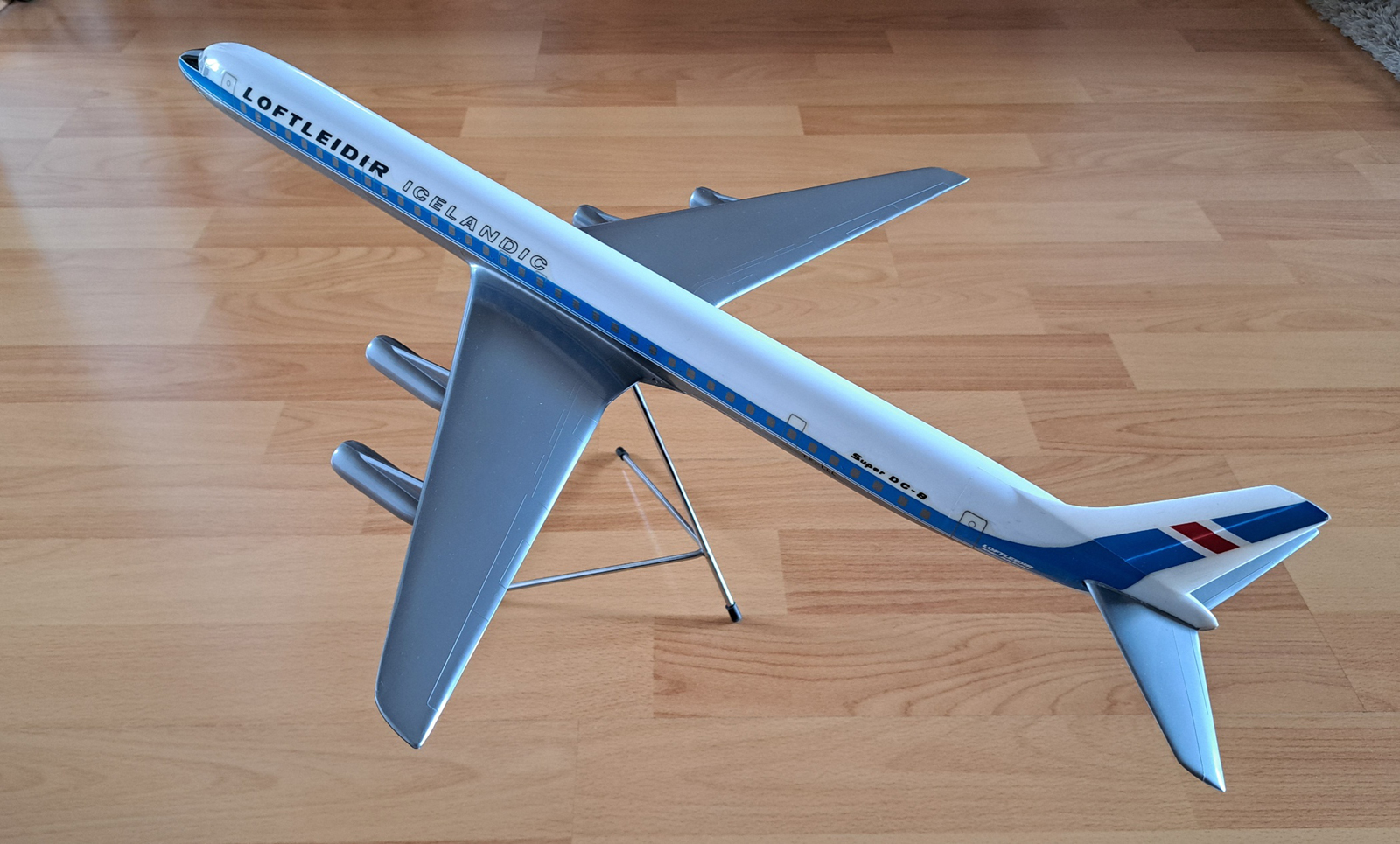 Airplast 1/100 Loftleidir Douglas DC-8 model for sale