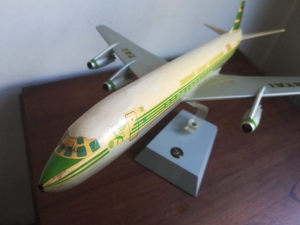 Bourbon 1/100 TAI Douglas DC-8