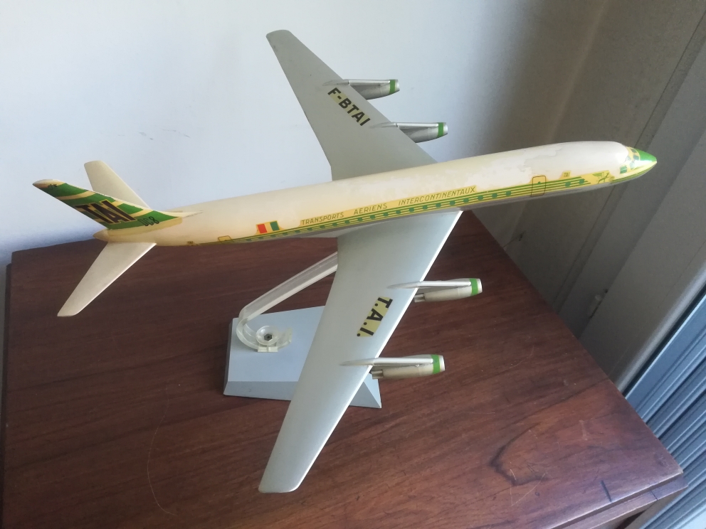 Bourbon 1/100 TAI Douglas DC-8