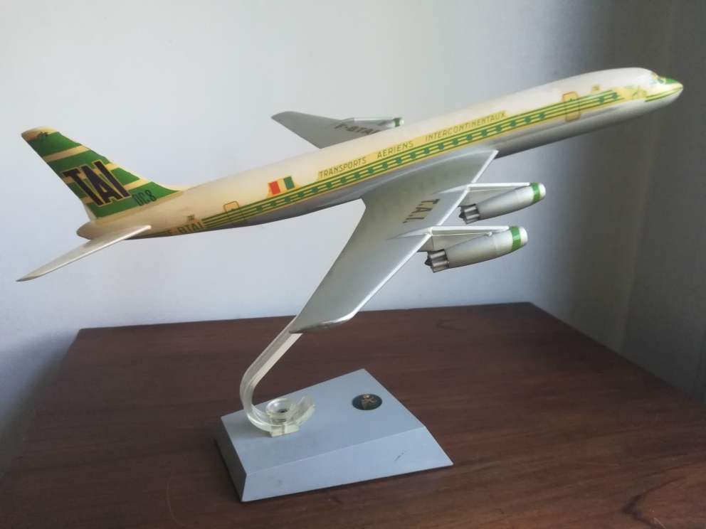 Bourbon 1/100 TAI Douglas DC-8