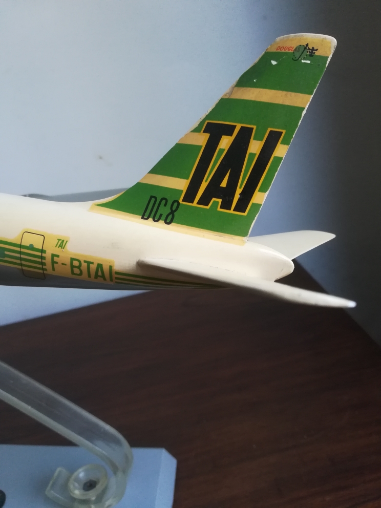 Bourbon 1/100 TAI Douglas DC-8