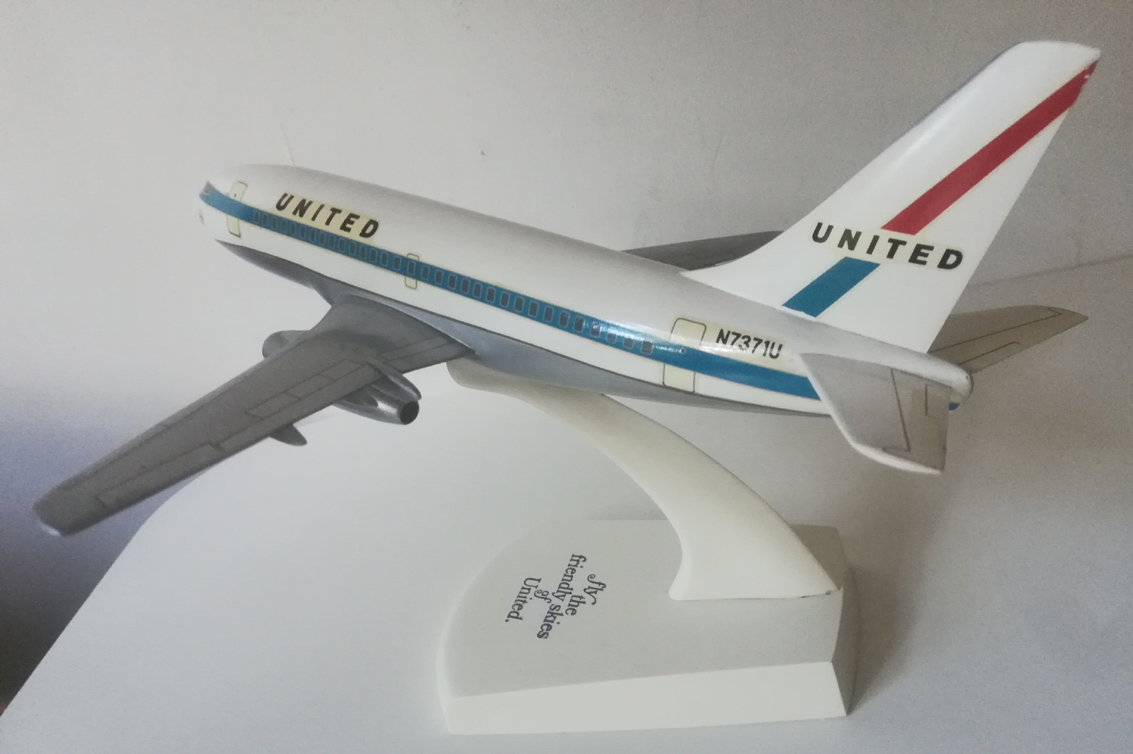Topping Models 1/100 United Airlines Boeing 737-200 model for sale