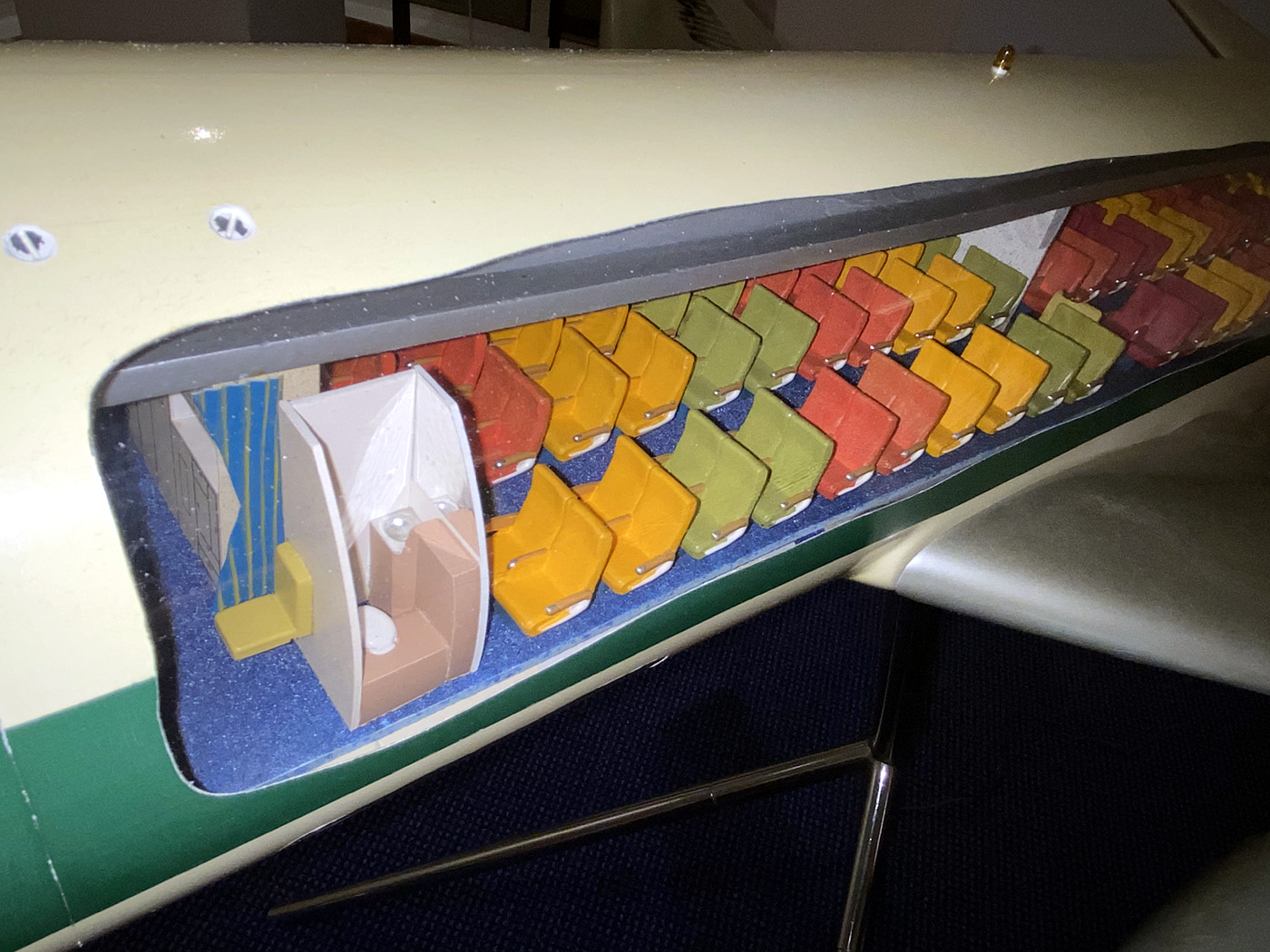 Westway Models 1/36 Alitalia McDonnell douglas DC-10 cutaway model