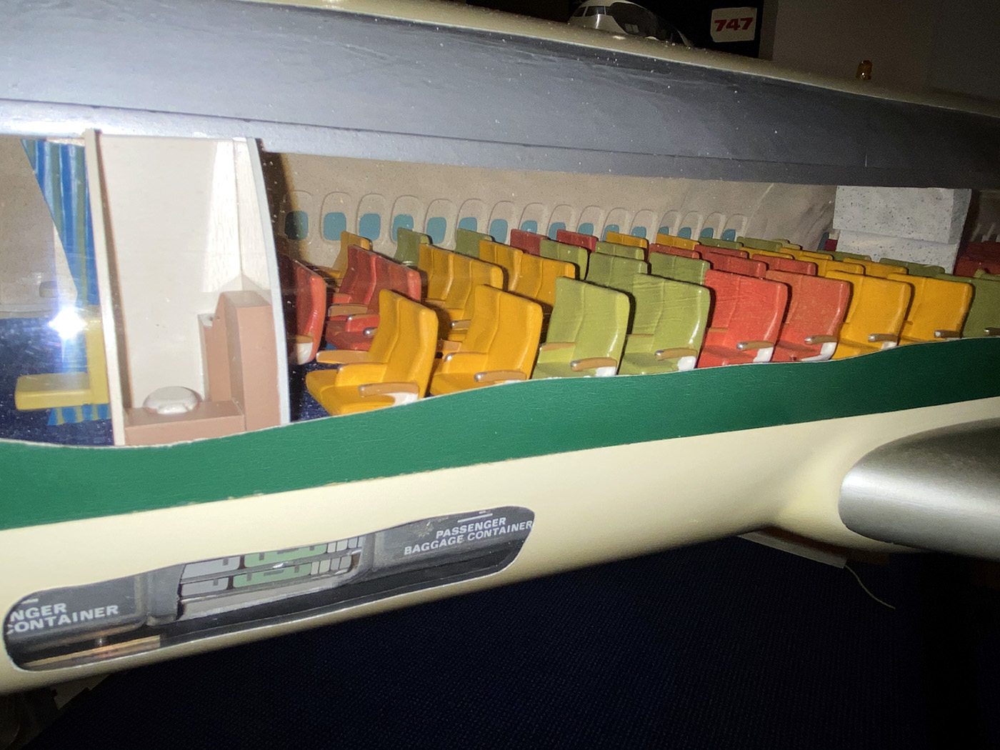 Westway Models 1/36 Alitalia McDonnell douglas DC-10 cutaway model