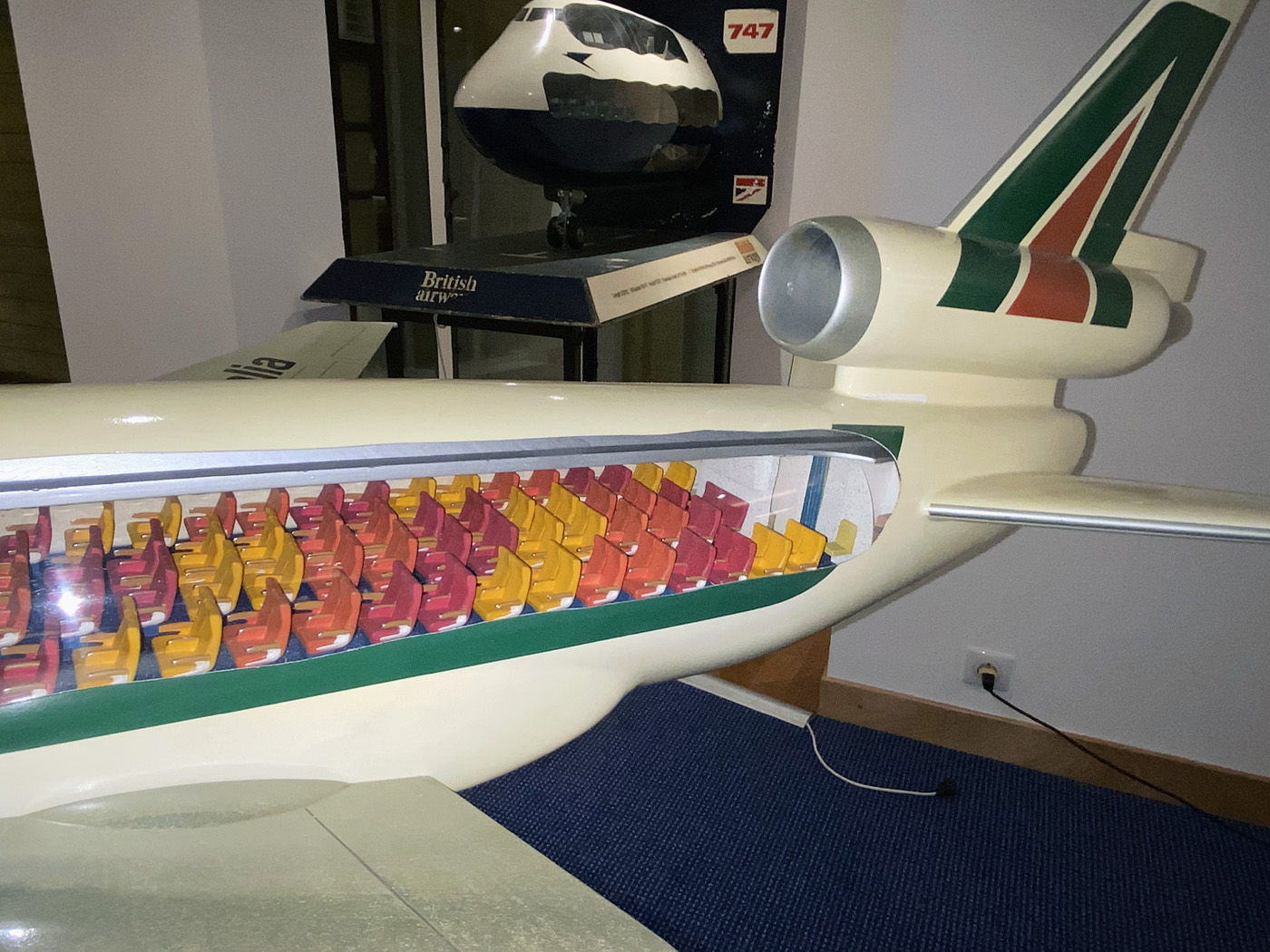 Westway Models 1/36 Alitalia McDonnell douglas DC-10 cutaway model