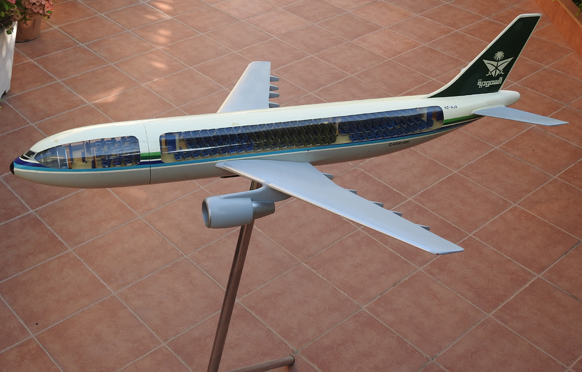 Westway models 1/50 Saudia Saudi Arabian Airbus A300 cutaway model